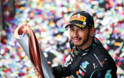 Lewis Hamilton analizează datele lui Max Verstappen și ajunge la o concluzie clară.